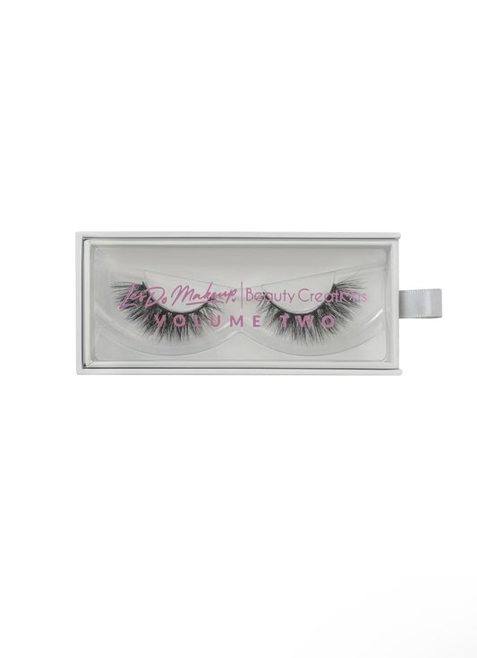 Lesdomakeup "simple gal" lashes